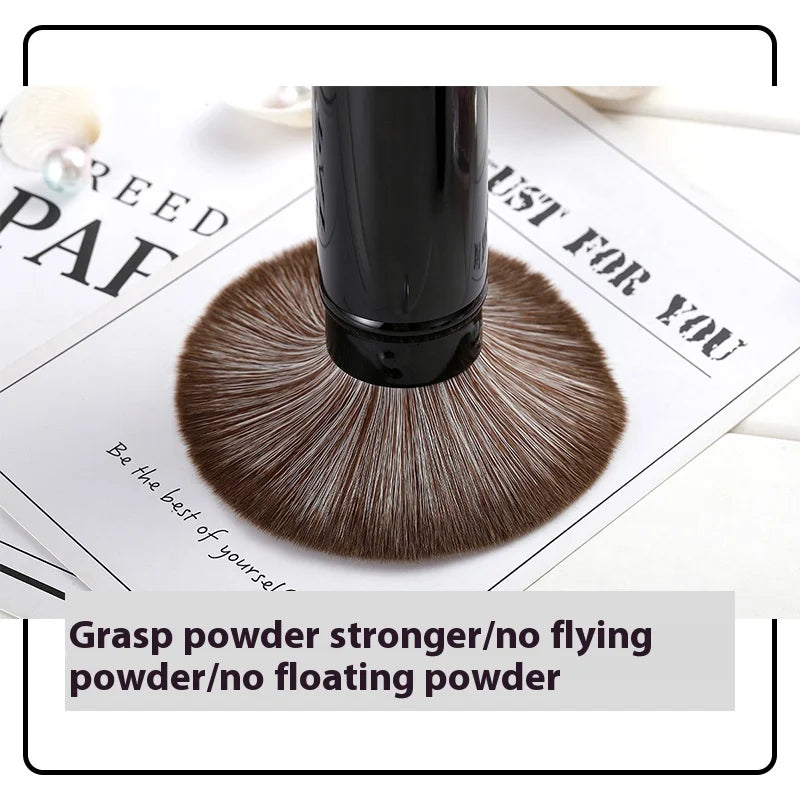 Retractable Powder Blush Brush – Mini Portable Makeup Brush