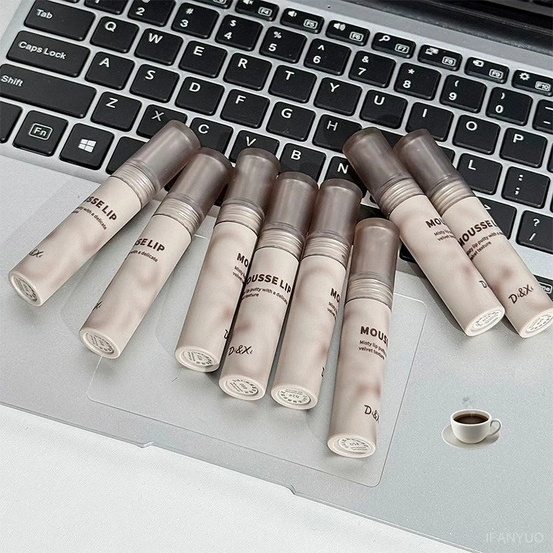 Velvet Matte Liquid Lipstick – Highly Pigmented Long-Lasting
