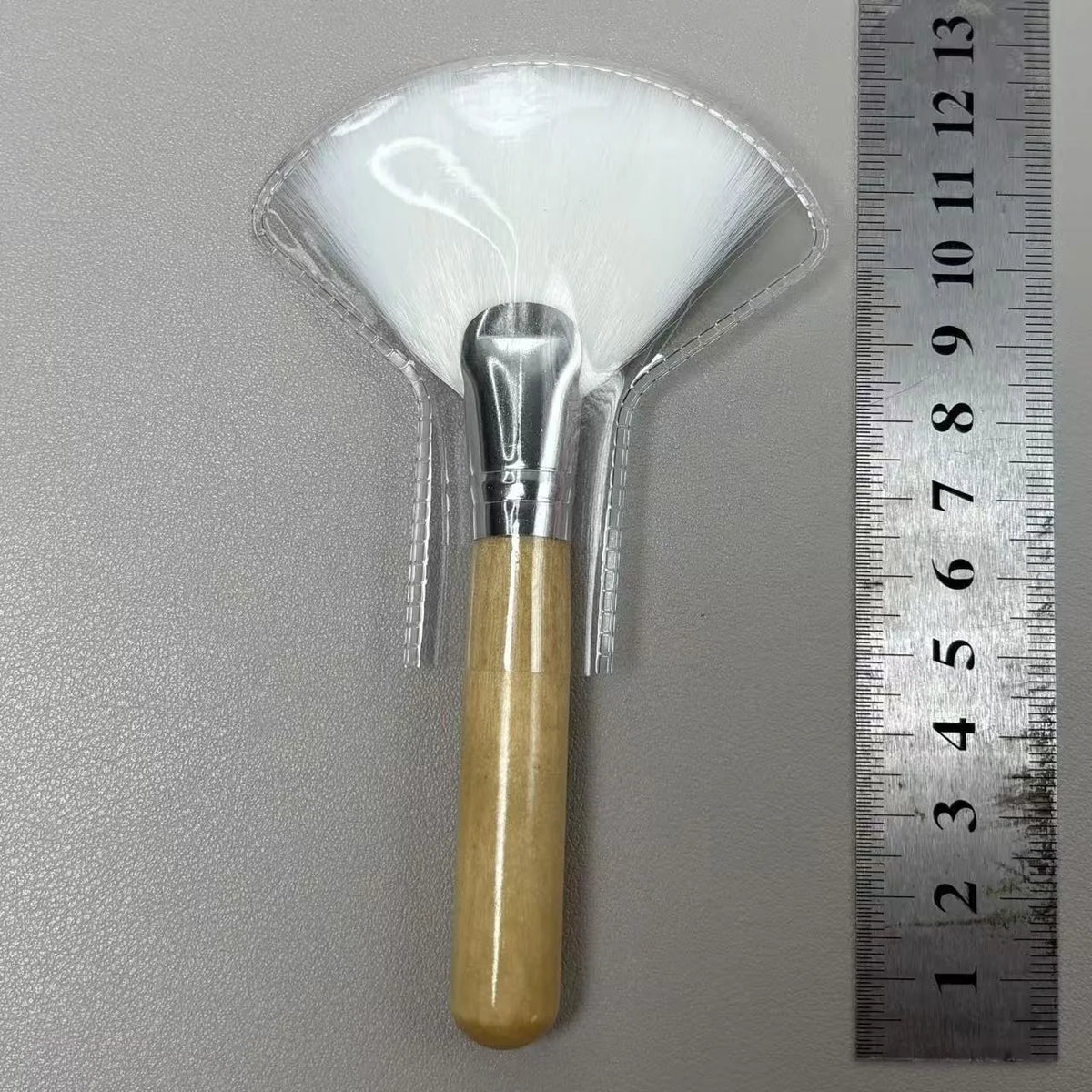 Mini Fan Makeup Brush – Soft Bristles & Wood Handle