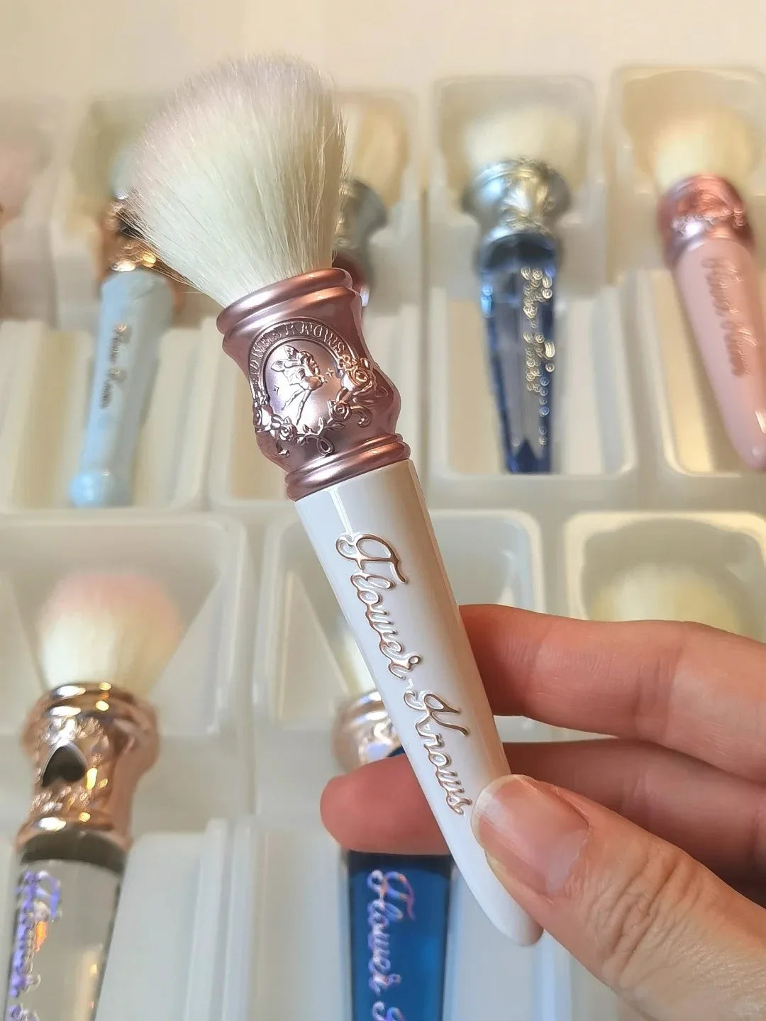 Flower Knows Moonlight Mermaid Brush – Pearlescent Makeup