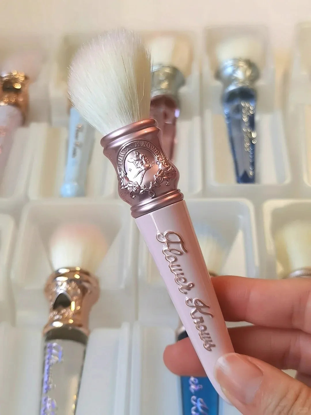 Flower Knows Moonlight Mermaid Brush – Pearlescent Makeup