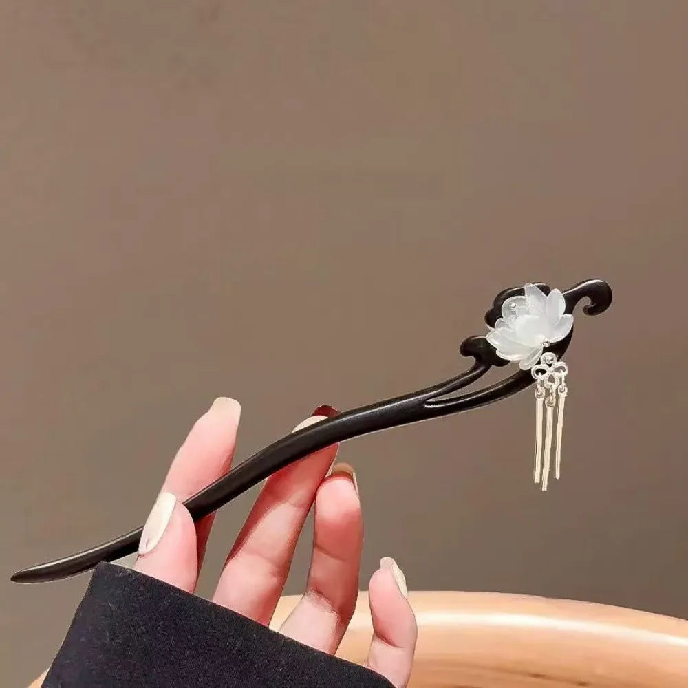 Retro Wood Hair Stick – Floral Lotus Updo Hairpin | 18cm