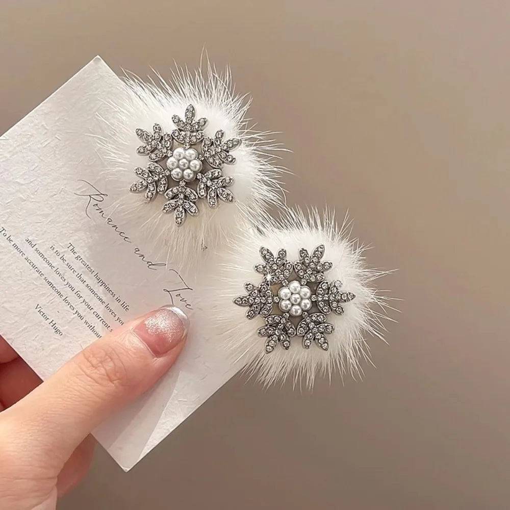 Rhinestone Snowflake Hair Clips with Pearl Bow – Set of 2