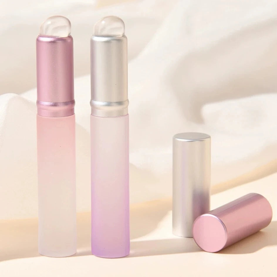 Mini Silicone Lip Brush with Cover – Lipstick & Concealer
