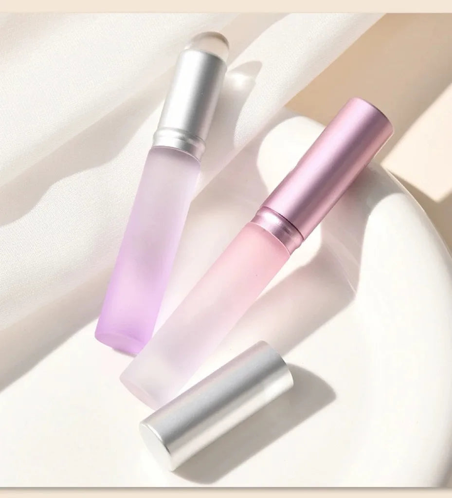 Mini Silicone Lip Brush with Cover – Lipstick & Concealer