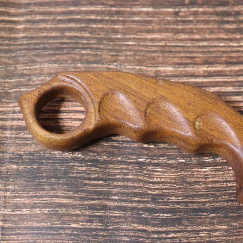 Golden Sandalwood Claw Knife Hand-Carved Wooden Toy Ornament