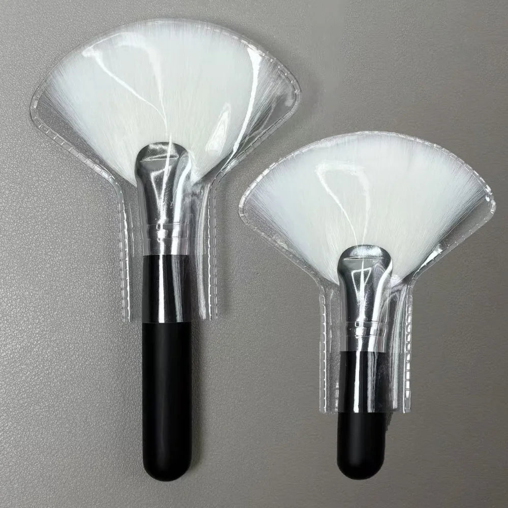 Mini Fan Makeup Brush – Soft Bristles & Wood Handle