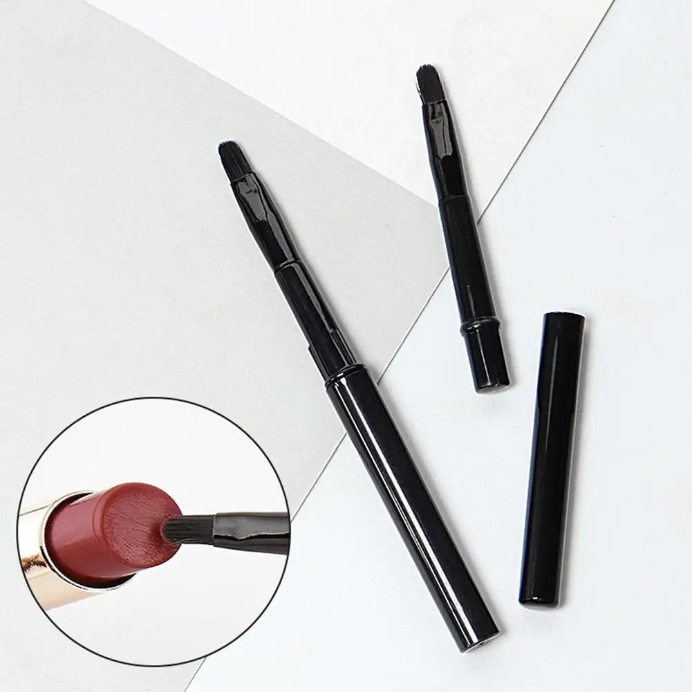 Portable Lip Brush with Cover – Lipstick Blending Tool