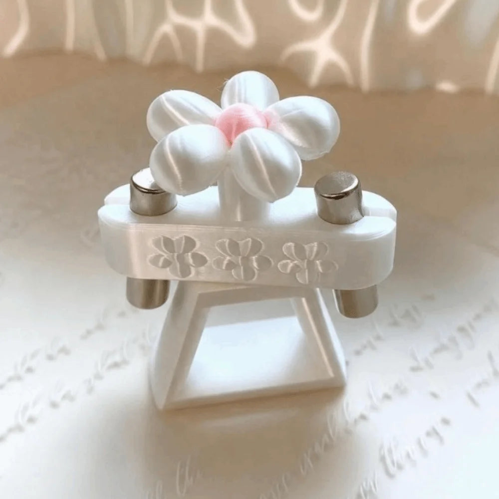 Rotatable Cat Eye Nail Art Magnet Tool – Flower DIY Design