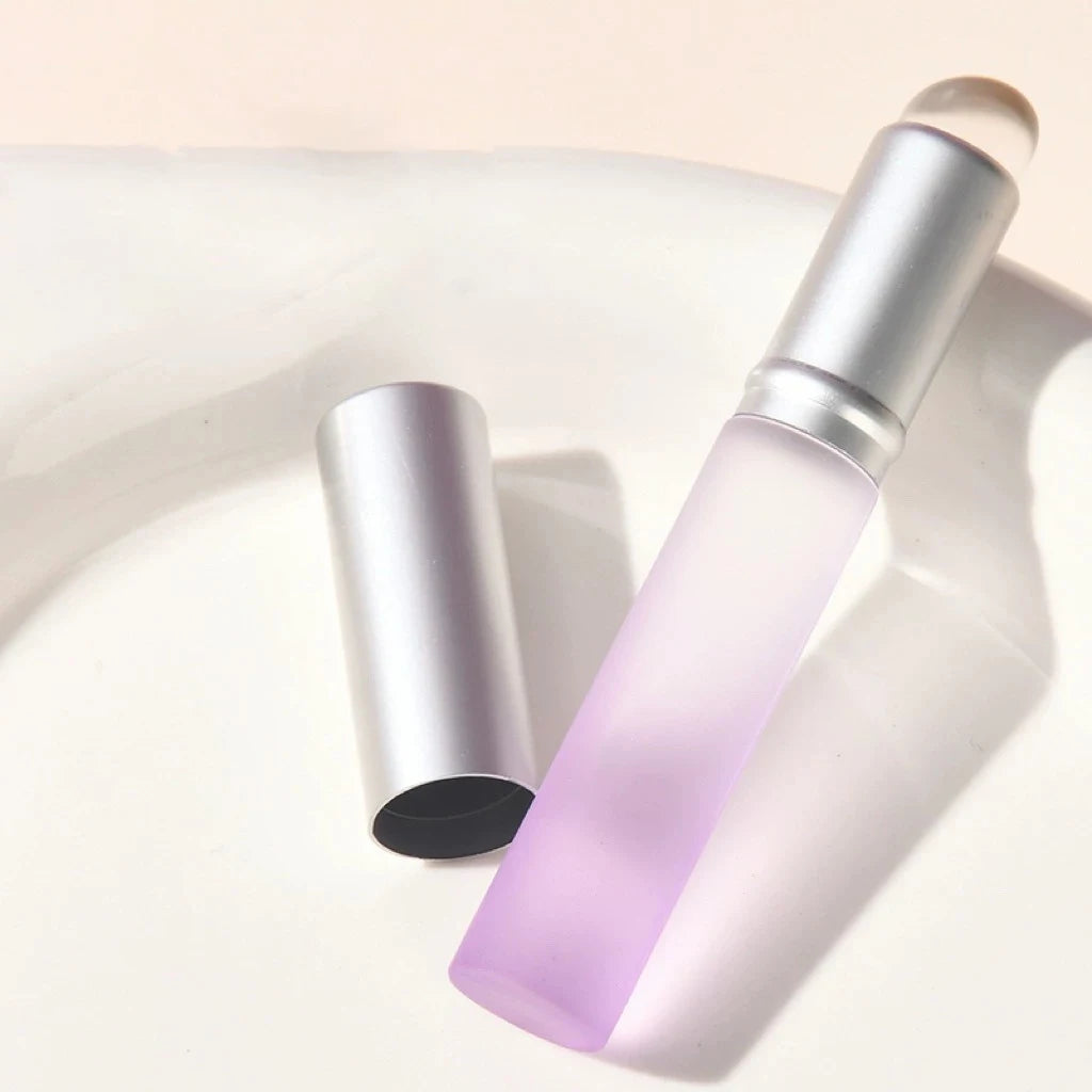 Mini Silicone Lip Brush with Cover – Lipstick & Concealer