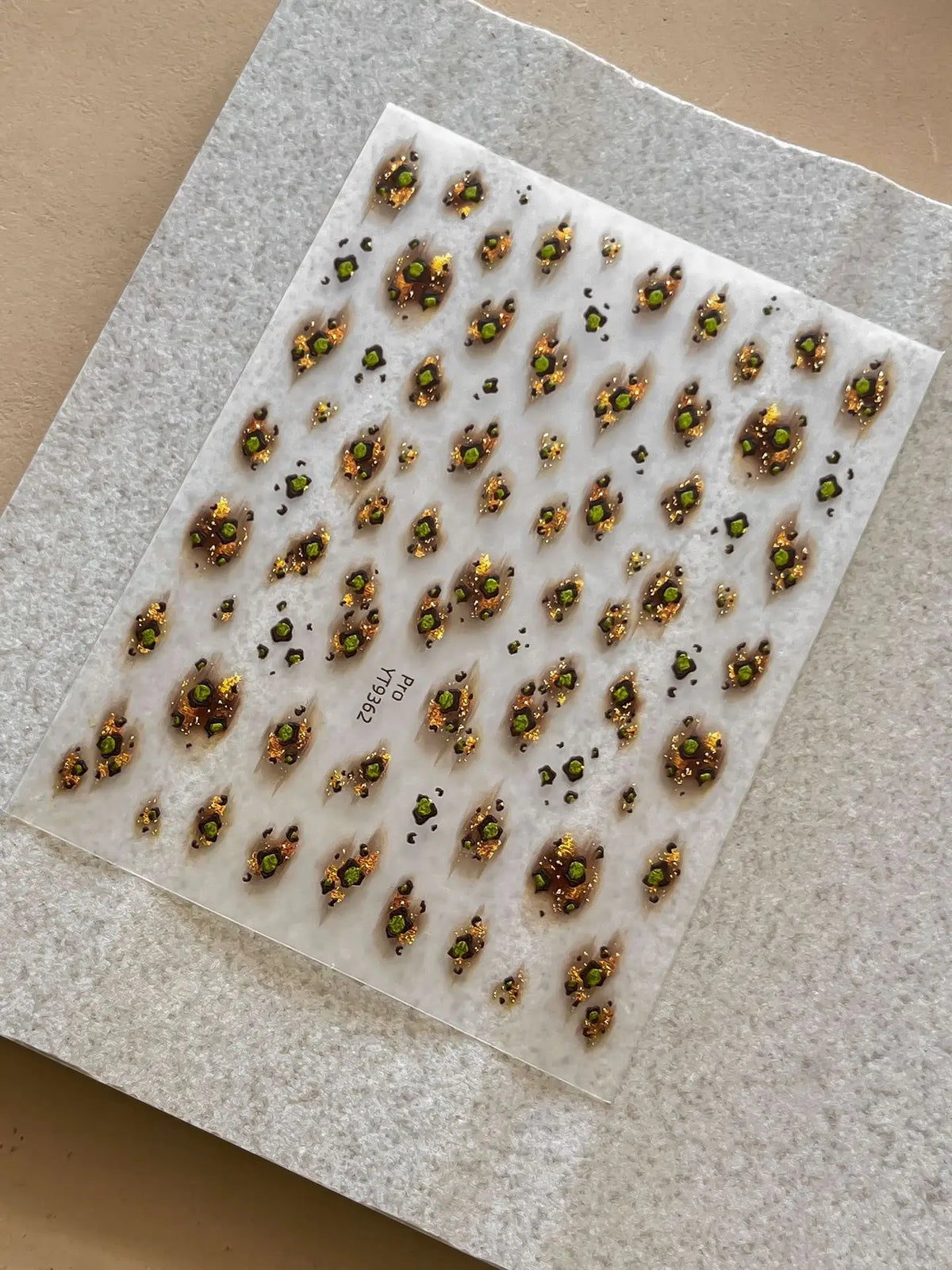 Leopard Amber Nail Stickers – Self-Adhesive Nail Art Decals Nail Art Stickers PRIMED green