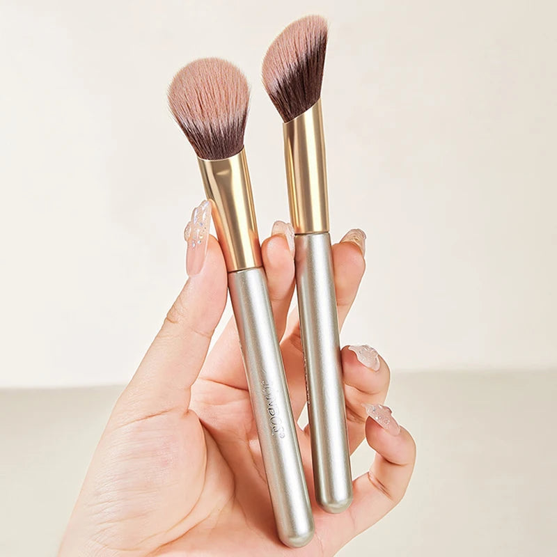 Angled Blush & Contour Makeup Brush – Soft Powder Tool
