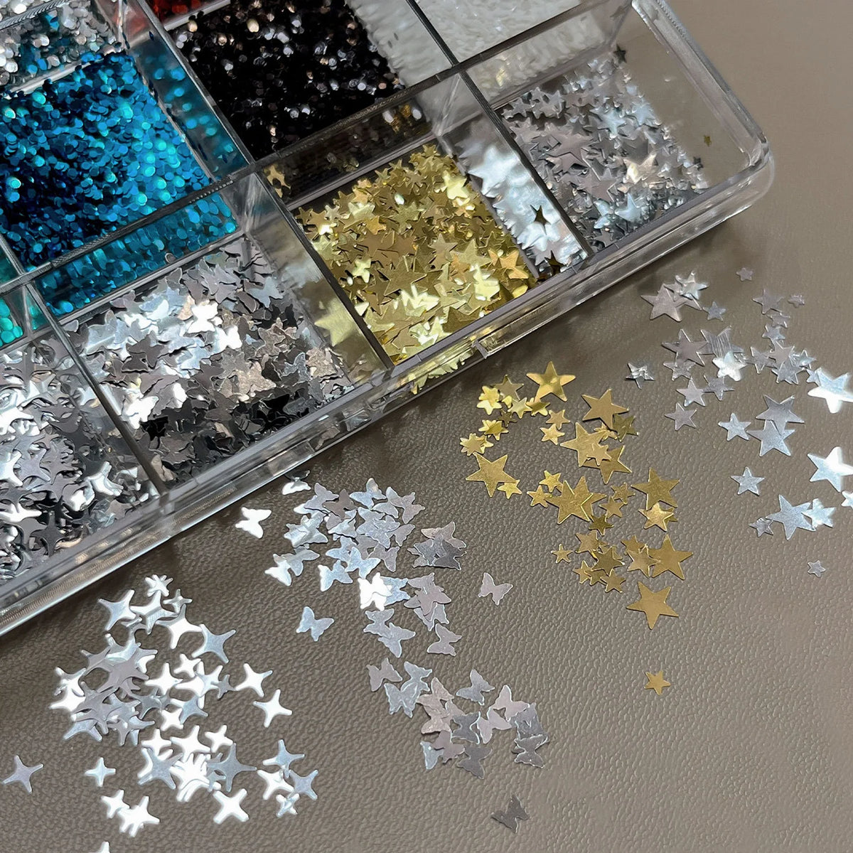 12-Grid Nail Glitter Set – Stars, Sequins & Butterfly Decor Nail Art Decoration PRIMED