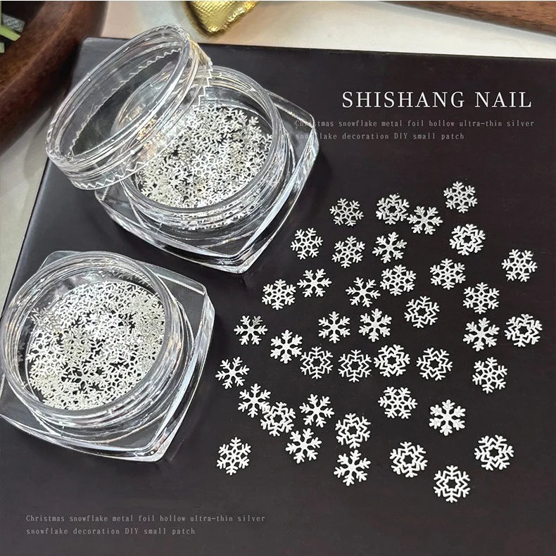Silver Snowflake Nail Charms 50pcs – Hollow Metal Flatback Art Nail Art Charms PRIMED