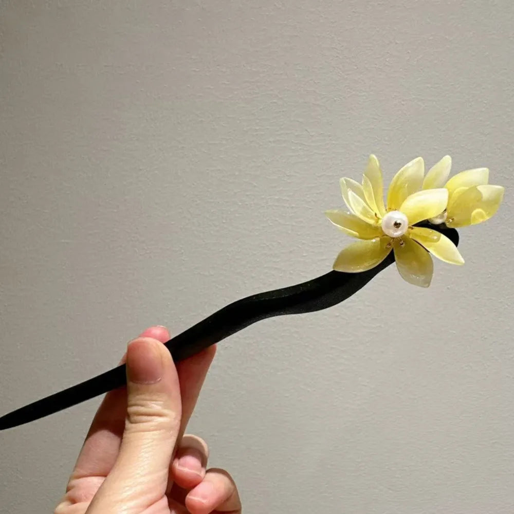 Retro Chinese Wood Hair Stick – Floral Lotus Updo Hairpin