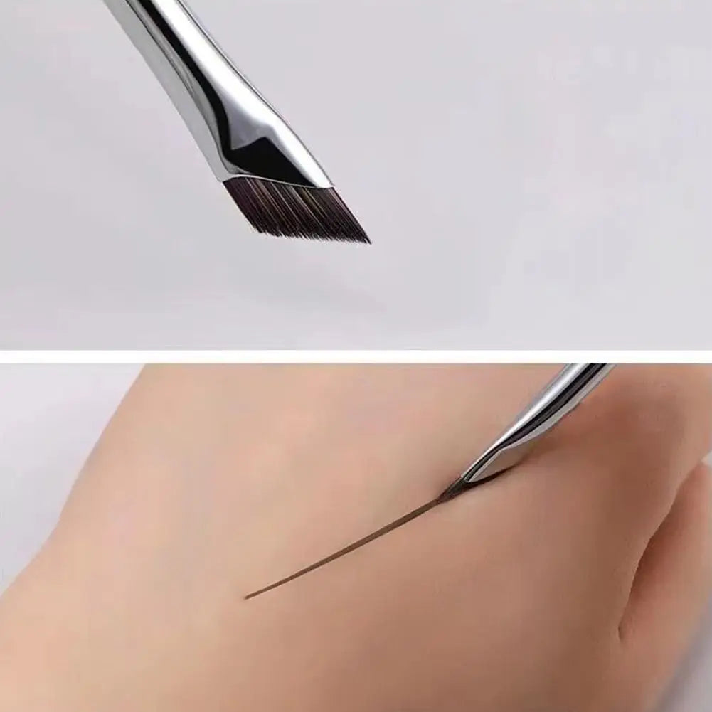 Angled Sickle Eyebrow Brush – Fine Detail & Eyeliner Tool