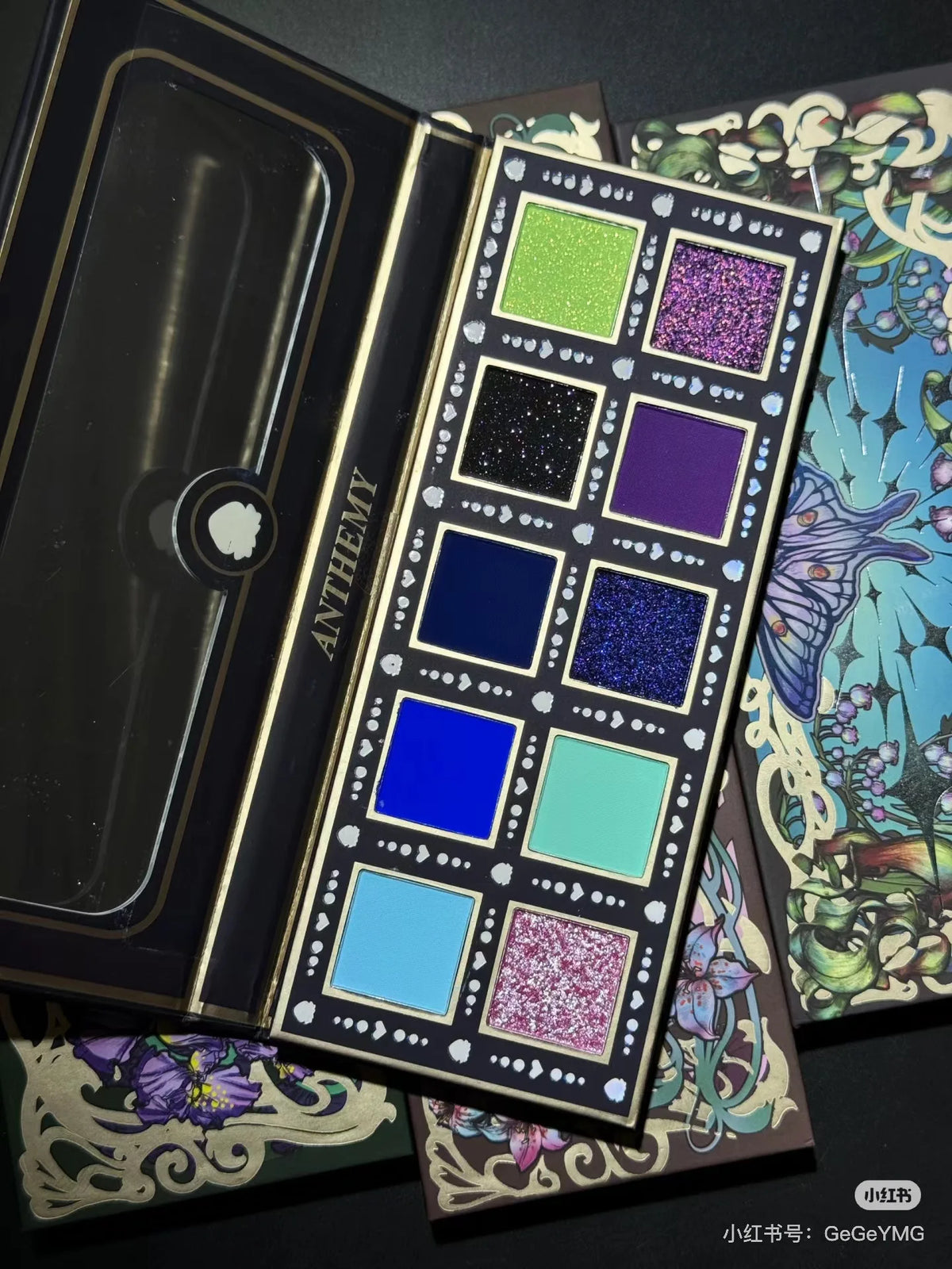 10 Color Eyeshadow Palette – Matte, Shimmer & Metallic
