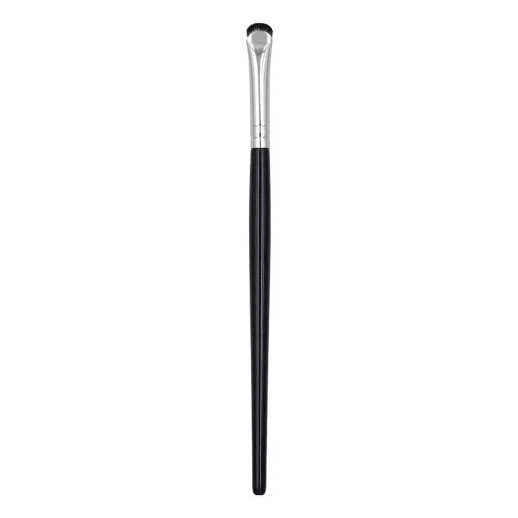Crescent Angled Under Eye Makeup Brush – Eyeliner Detail