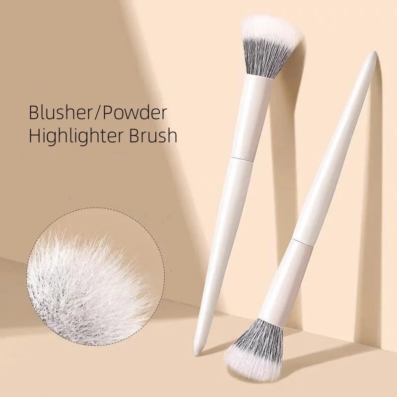 Eyeshadow Makeup Brush – Blush, Brow, Powder & Contour