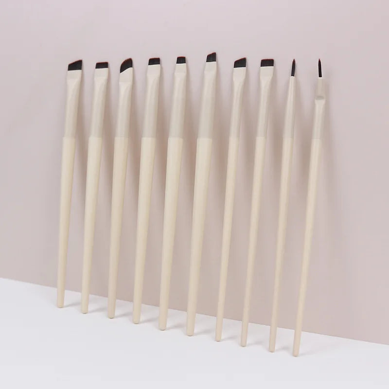 Super-Slim Flat Eyeliner & Eyebrow Brush – Precision Detail