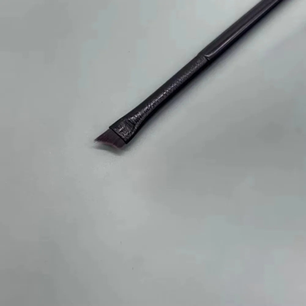 Oblique Nail Art Brush – Flat Half Moon French Tip Manicure