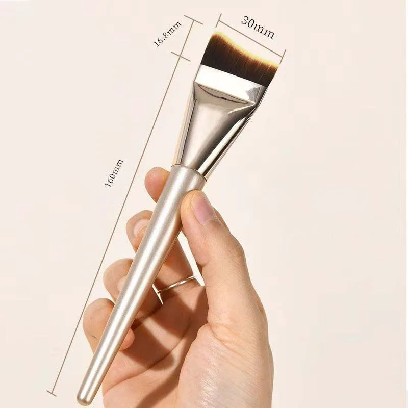Arc-Shaped Ultra-Thin Foundation Brush – Traceless Finish
